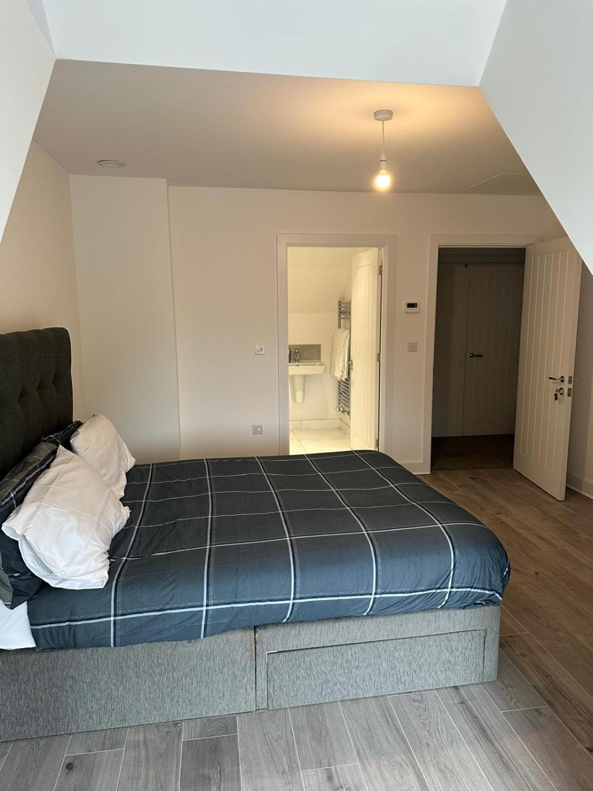 Lush King Ensuite In A Shared Home Manchester Exterior foto