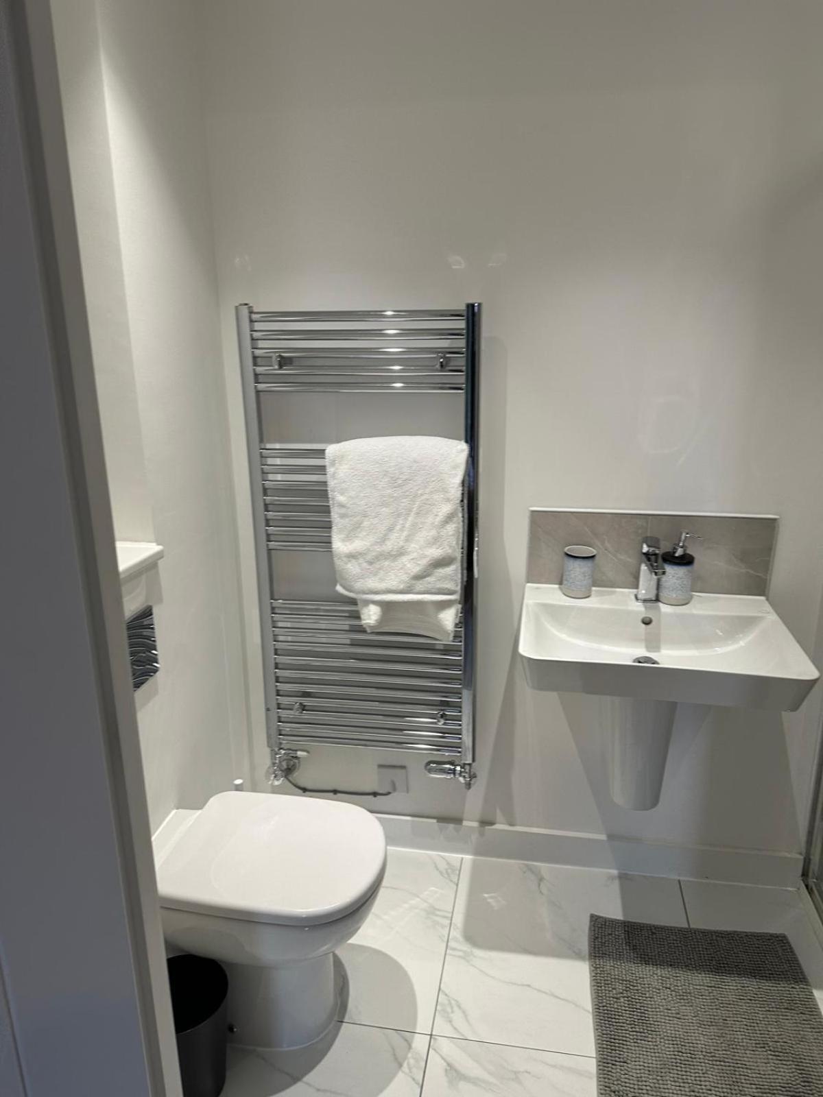 Lush King Ensuite In A Shared Home Manchester Exterior foto